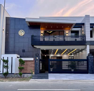 7 Marla VIP Brand New House For Sale in Divine Enclave Canal rd Faisalabad