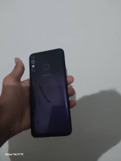 Infinix hot 8  | 4\64 | BUDGET PHONE  |5000 MAH BATTERY |10 BY 10 COND