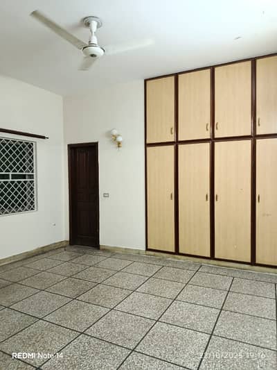 12 Marla Upper Portion For Rent