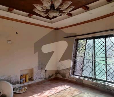 Spacious Upper Portion Is Available For Rent In Ideal Location Of Johar Town