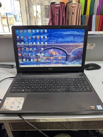Dell vostro 15  3000 series core i7 12gb 256ssd