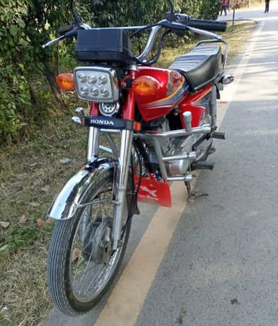 Honda 125cc model 2010 urgent for sale call++03460421993