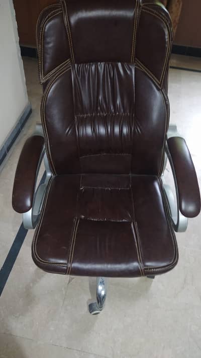 Executive Office Chair for Sale – Excellent Condition