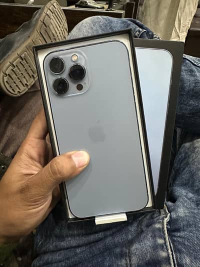 iPhone 13 Pro Max 256gb Factory unlock with complete box