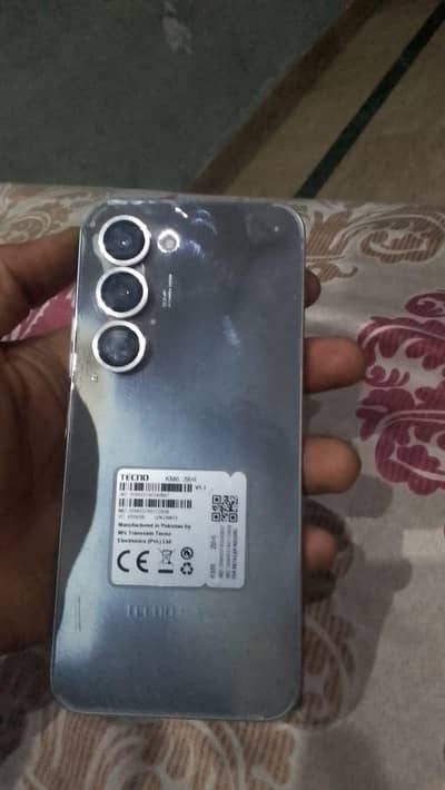 teceno sprak 40 pro 8 256