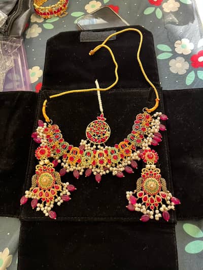 Stylish and trending jewelry sets for ladies (only one time used)
