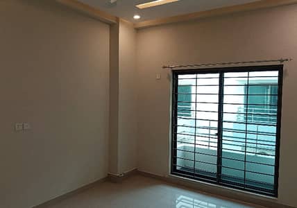 10 Marla Flat For Sale In Lahore
