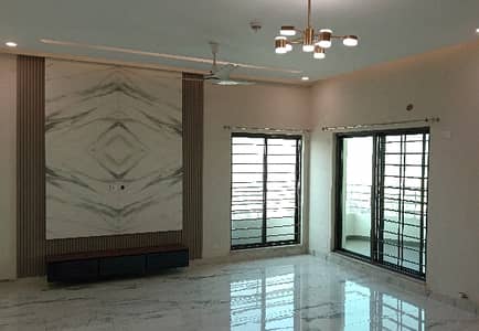 10 Marla Flat For sale In Lahore