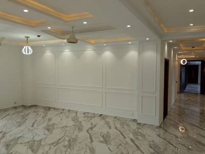 10 Marla Brand New Flat Available For Rent.