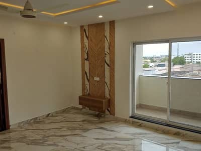 10 Marla Modren Design Flat For Sale.