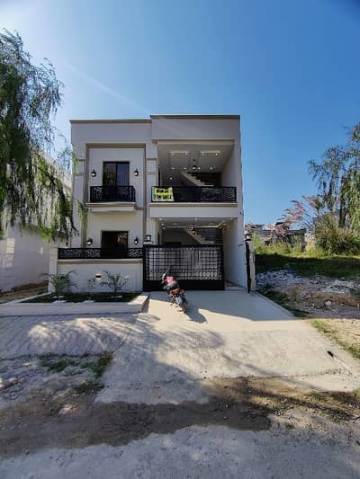 5 Marla Brend New Double Store Full House Available For Sale B-17 Islamabd