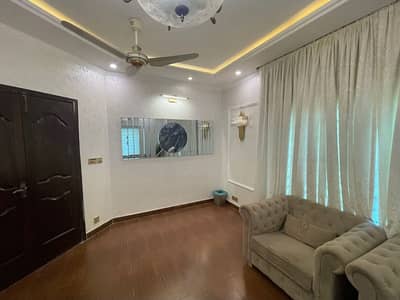 1 Kanal 4 Bedrooms House For Sale.