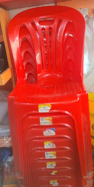 Plastic chaire Urgent for sale