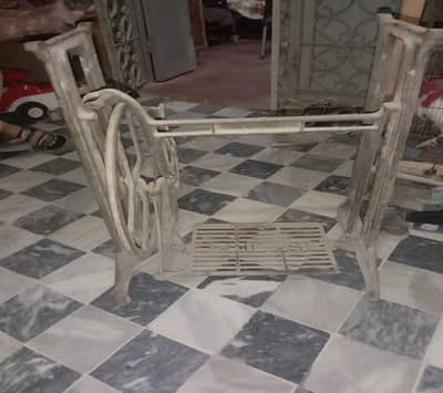 Salika Sewing Machine Stand (Paidan).