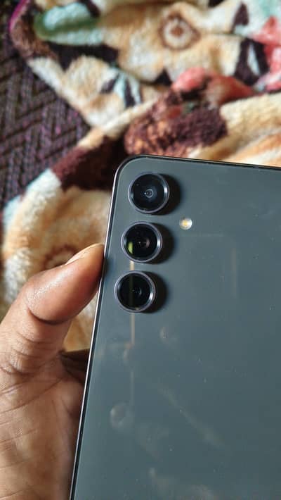 *Samsung Galaxy S24 FE – 8GB RAM | 256GB Storage