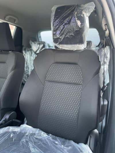 Suzuki Swift GLX 2025