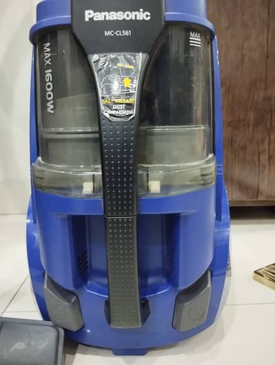 Panasonic MC-CL561 Bagless Vacuum Cleaner–1600W– Excellent Condition