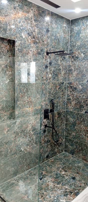 10 Marla House for sale in Eden avenue old New air port road Lahore cantt 3 bed with attached bathroom and kitchen store d/d tvl price,,325 Lac