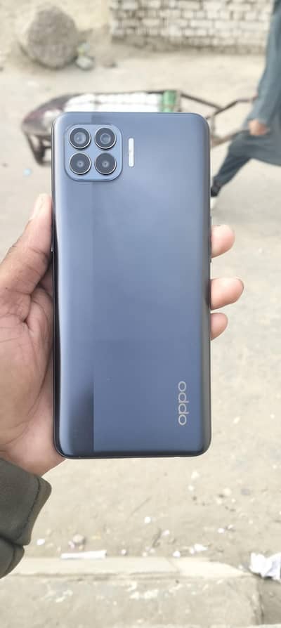 oppo F17 Pro charger dabba cable Sath hai