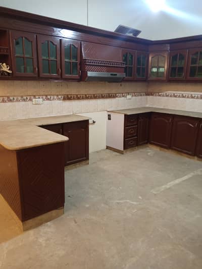 indepndent bungalow have six bed dd for rent in johar