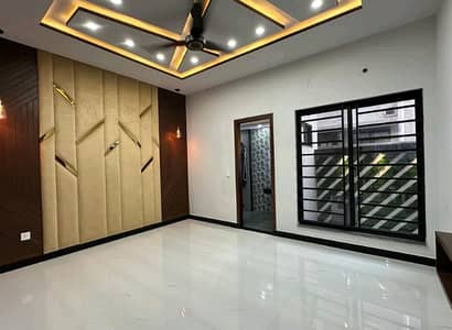 1 Kanal House For sale Is Available In Bahria Town - Sector C