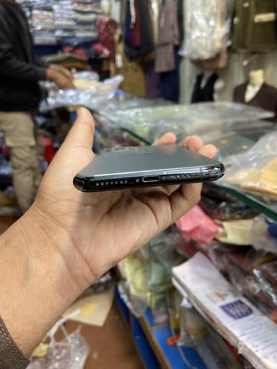 I phone 11 pro max 10/10 pta approved