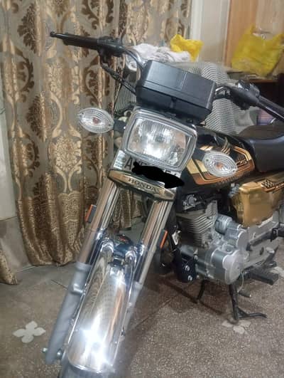 cg 125s goldan good condecion  all ok ha what's number 03044726356.