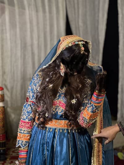 Raisilk lehnga brider