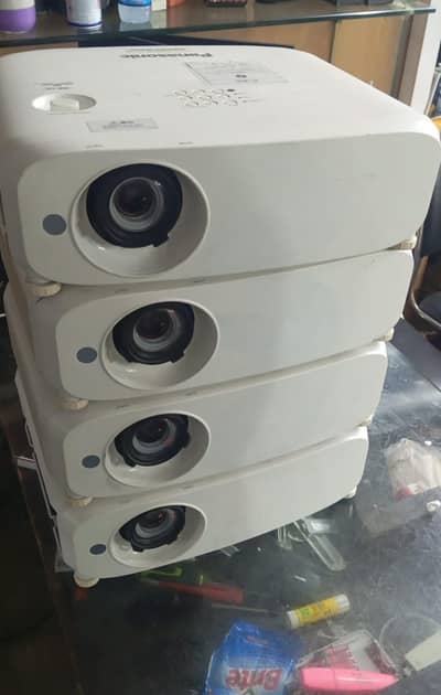 Panasonic projector PTVW 535 N Wireless, A+ VPS Condition Optoma,