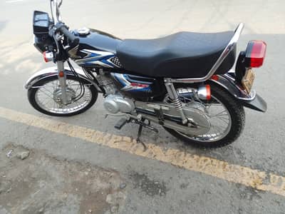 CD 125 9/10 condition 25model