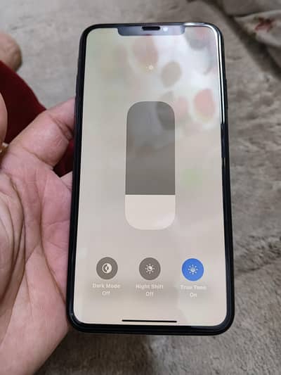 iphone xs max 256gb full box  good condition