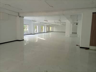 Gulberg 3000 SQ FEEt Corporate Office Space Is Available For Rent