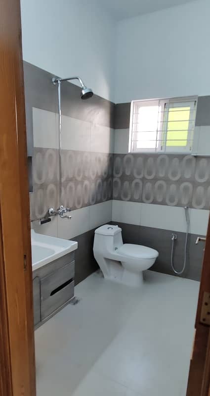 Separate Gate Upper Portion All Facilities 3