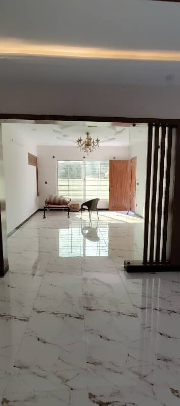 Separate Gate Upper Portion All Facilities 4