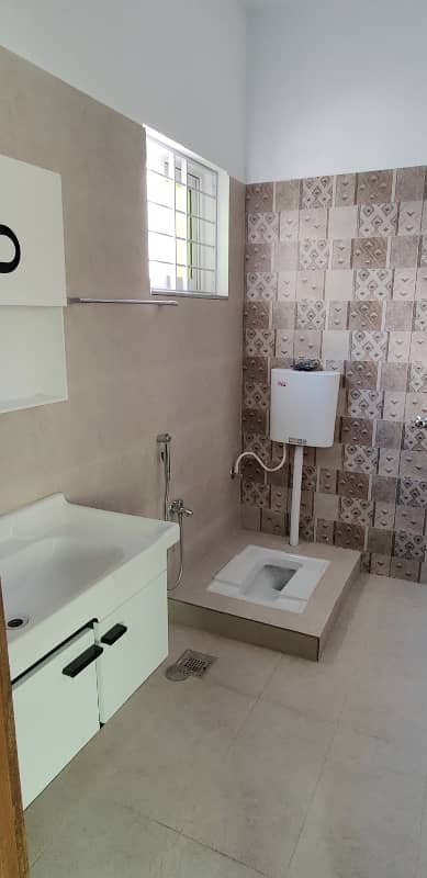 Separate Gate Upper Portion All Facilities 6