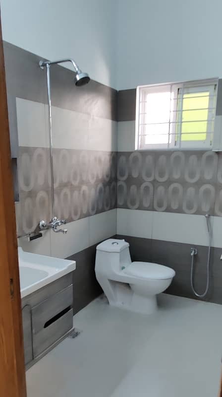 Separate Gate Upper Portion All Facilities 7