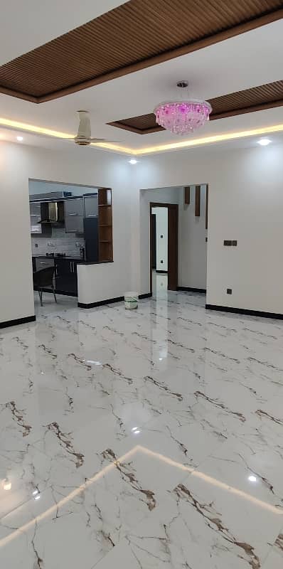 Separate Gate Upper Portion All Facilities 8