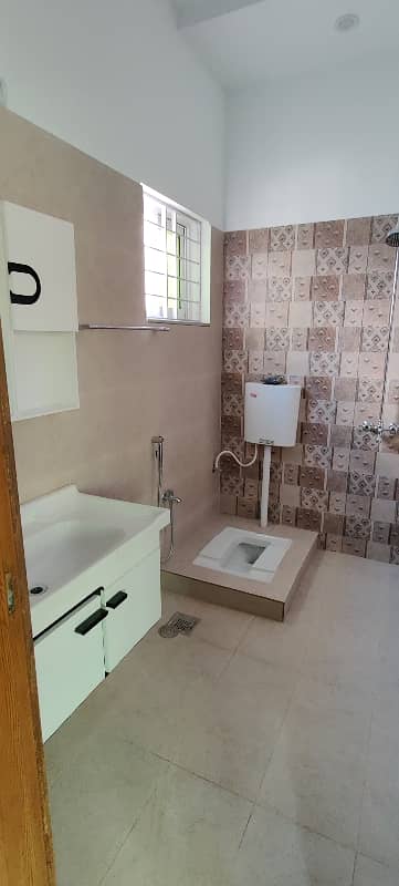 Separate Gate Upper Portion All Facilities 9