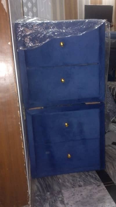 Dounle Bed with saidtable & Dresing