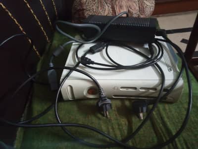 Xbox 360 for sale 40+ games(without controlle)