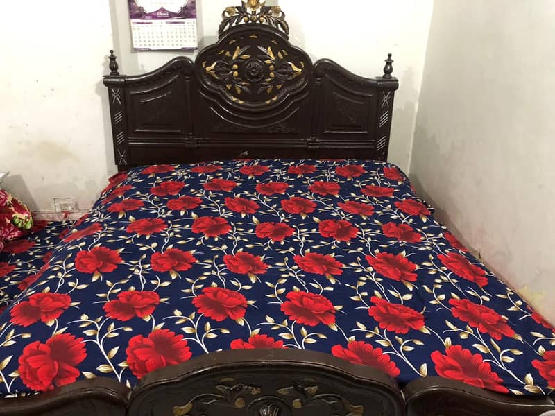Solid Wood King Size Bed 0