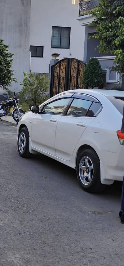 Honda city M/T  White
