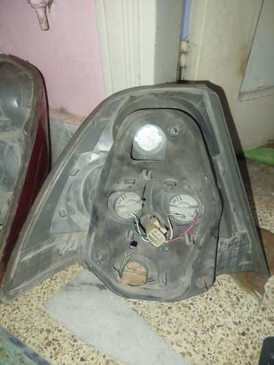 Head Lights of G Corolla 2002 model