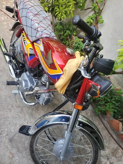 HONDA CD70 2025