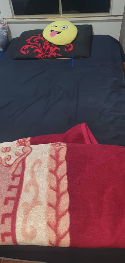 single bad hy with mattress