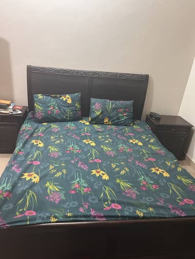 King size used bed