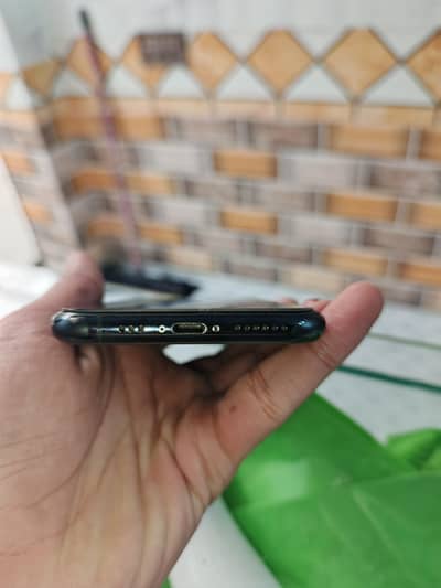 I Phone 11 pro (64 gb) dual pta approved (Green color)