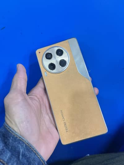 Tecno camon 30