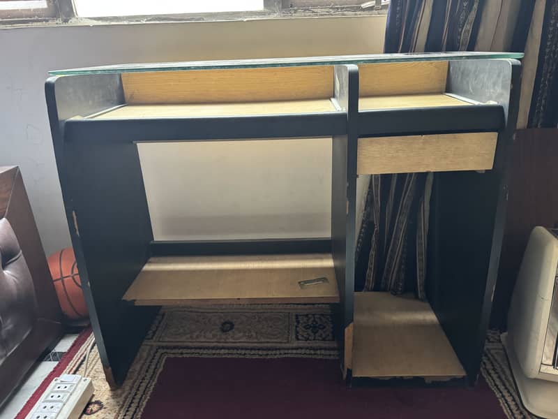 Work station table 7.5/10 2