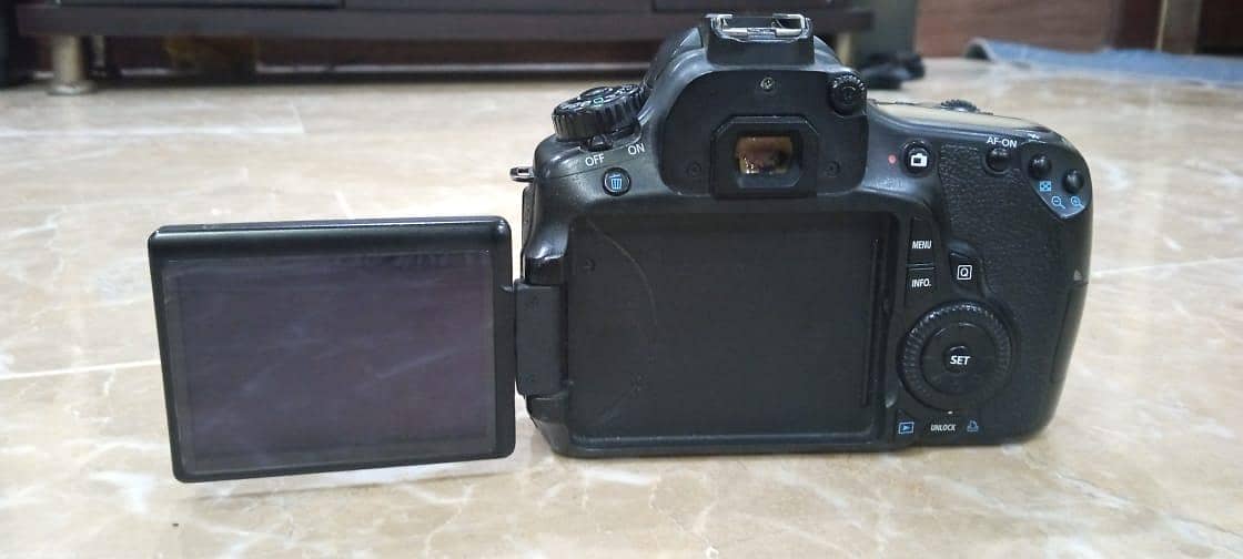 CANON EOS 60D 3
